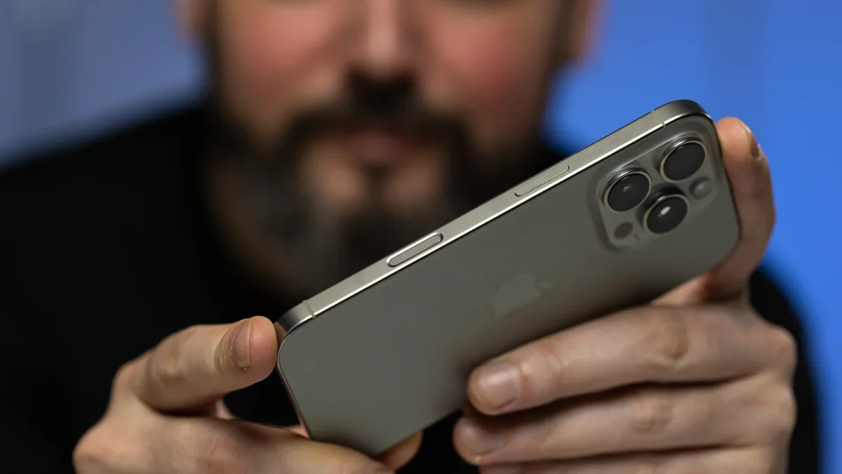 Die Kamera-Steuerung des iPhone 18 könnte vereinfacht statt entfernt werden