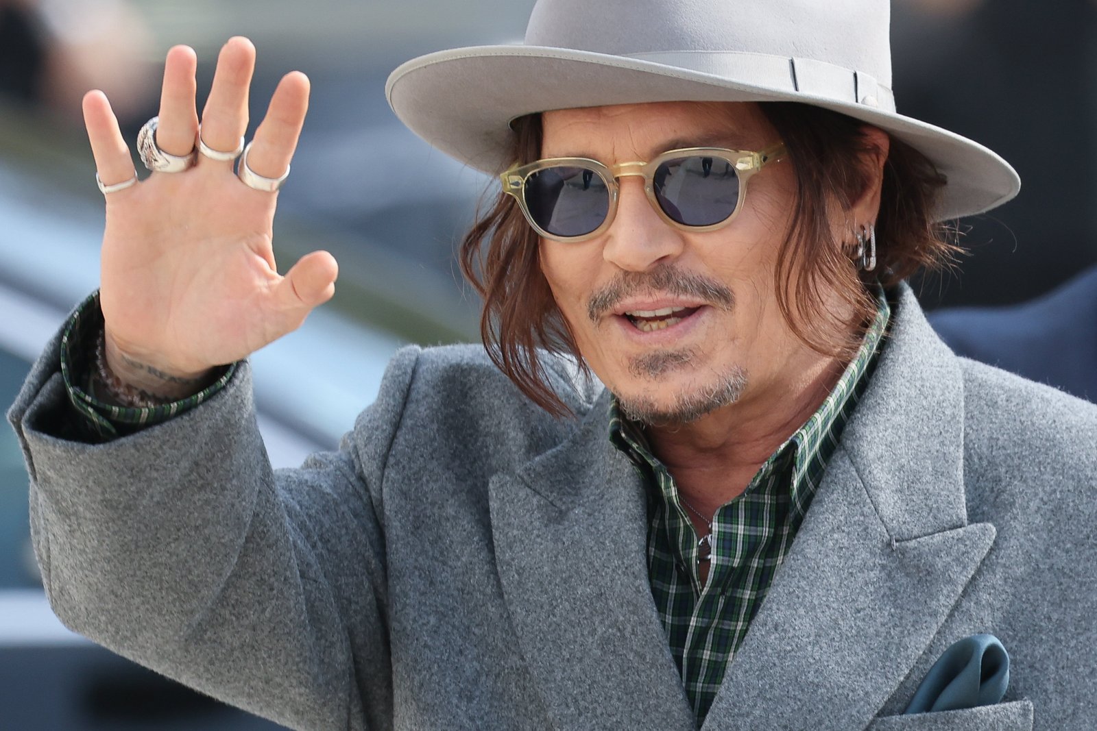 Johnny Depp feiert Hollywood-Comeback als Ebenezer Scrooge in Ti Wests A Christmas Carol