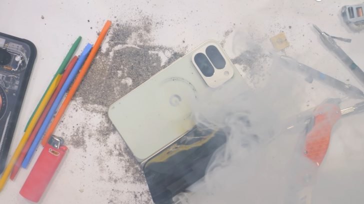 Pixel 10 Pro Fold fängt Feuer im Durabilitätstest – Google kämpft weiter mit denselben Schwächen