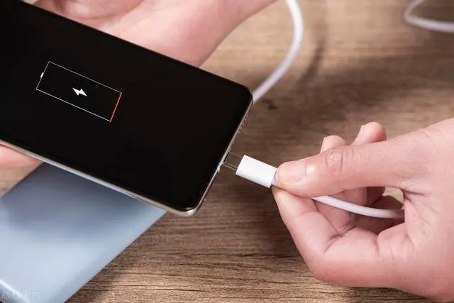 OnePlus 15 vs. iPhone 17 Pro Max: Wie wichtig ist Schnellladen wirklich?