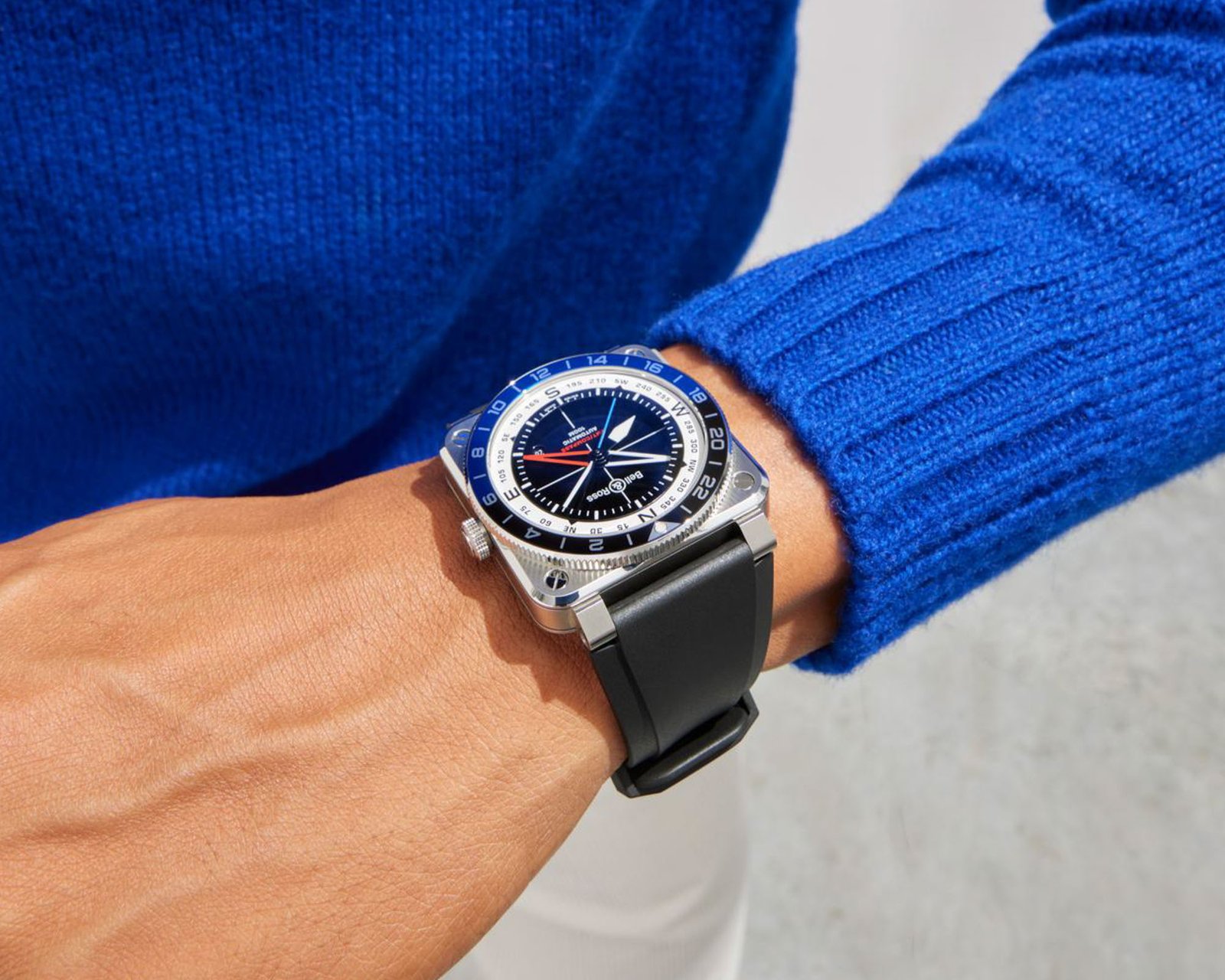 Bell & Ross BR-03 GMT Compass: Cockpit-Design und praxistaugliche GMT